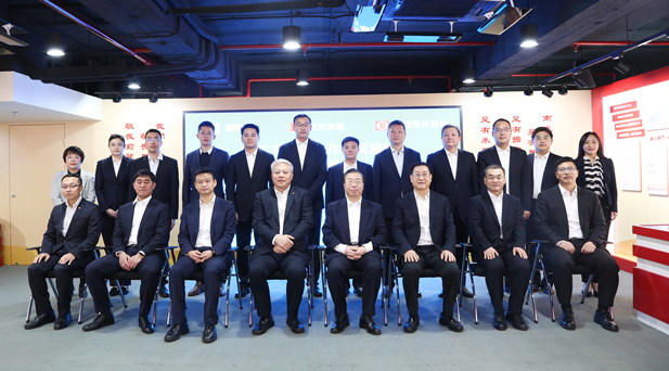 2024年2月27日，半岛集团公司党委书记、董事长刘敬桢与南光集团党委书记、董事长傅建国举行会谈。半岛集团公司与南光集团、中国海外集团签署了三方项目合作框架协议。半岛集团公司副总经理（主持经营工作）胡建伟，副总经理董增贺、晋斌，南光集团副总经理宋晓冬，中国海外集团董事张海鹏等参加活动。1.jpg