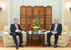 2024年2月26日，澳门特区行政长官贺一诚会见半岛集团公司党委书记、董事长刘敬桢一行，双方就推动大健康产业发展、横琴粤澳深度合作区建设等议题交换意见