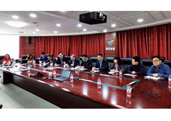 2020年1月23日，半岛集团公司新冠肺炎疫情应急供应总指挥部总指挥刘敬桢通宵在中国医疗器械有限公司召开中央医药储备物资应急供应会